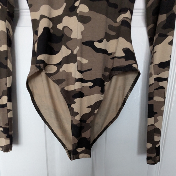 True Religion - Camouflage Long Sleeve Hooded Bodysuit - Picture 4 of 7